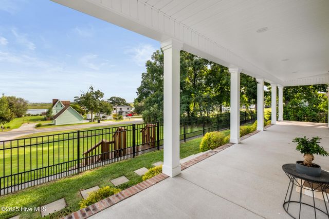 1406 Kings Landing Road, Hampstead, NC 28443