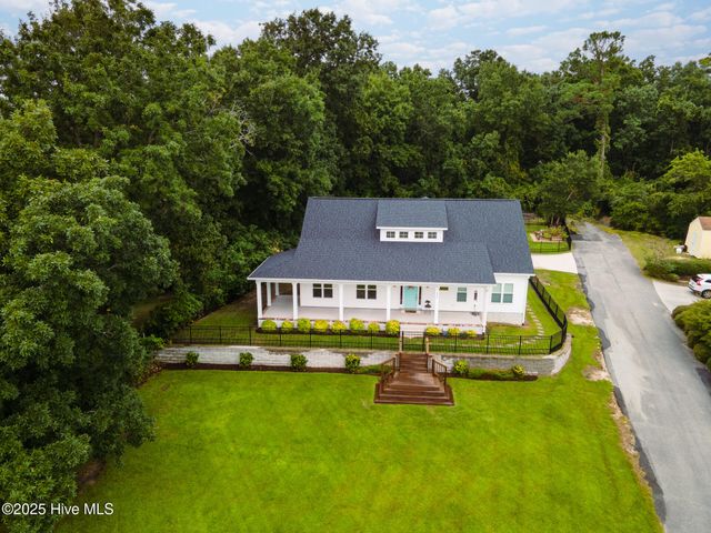 1406 Kings Landing Road, Hampstead, NC 28443