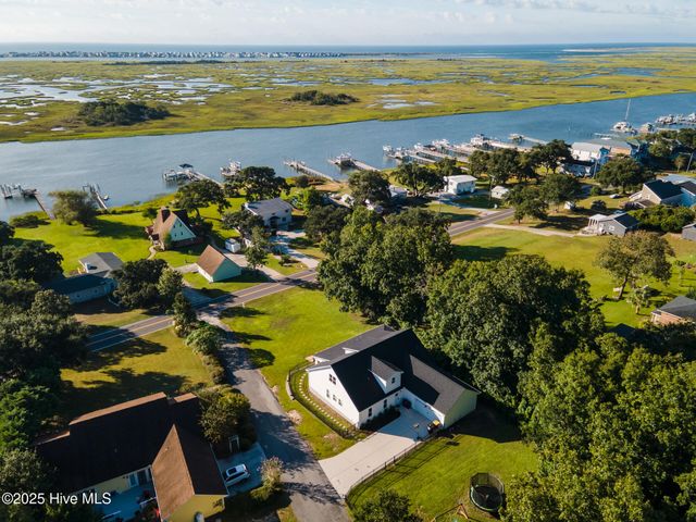 1406 Kings Landing Road, Hampstead, NC 28443