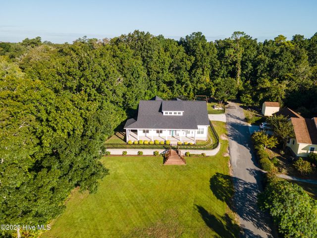 1406 Kings Landing Road, Hampstead, NC 28443