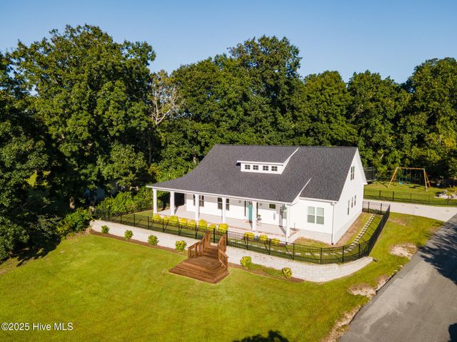 1406 Kings Landing Road, Hampstead, NC 28443