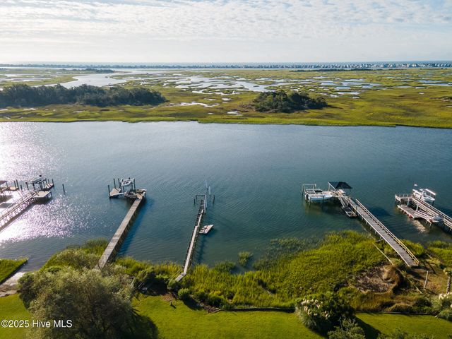 1406 Kings Landing Road, Hampstead, NC 28443