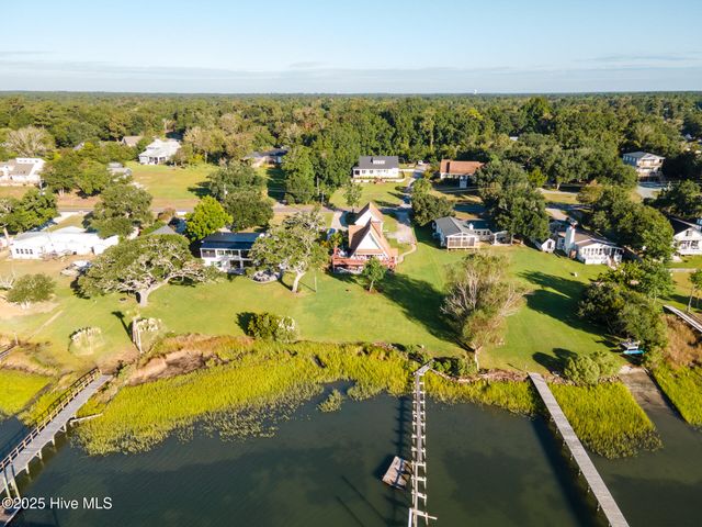 1406 Kings Landing Road, Hampstead, NC 28443