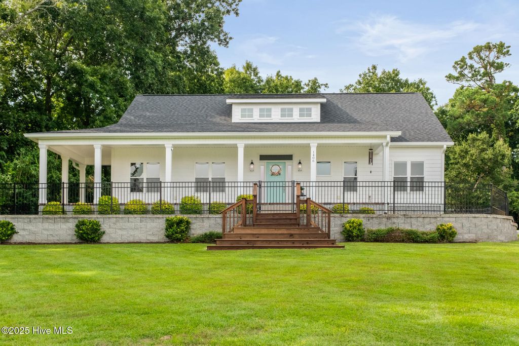 1406 Kings Landing Road, Hampstead, NC 28443