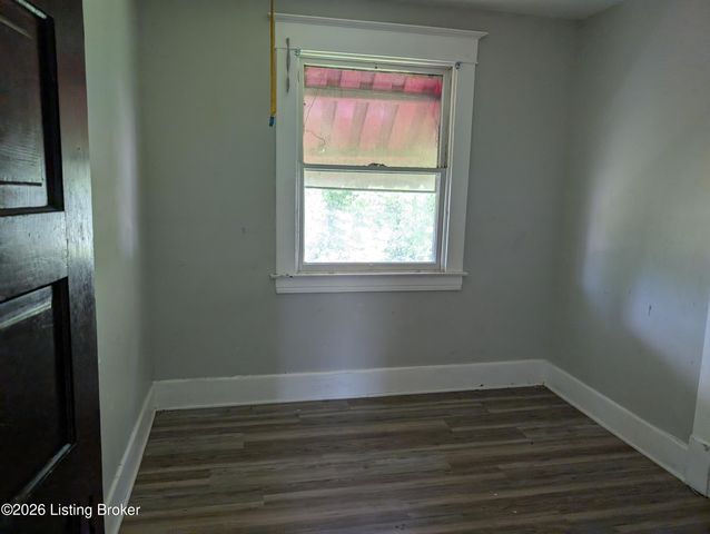 676 Cecil Ave, Louisville, KY 40211
