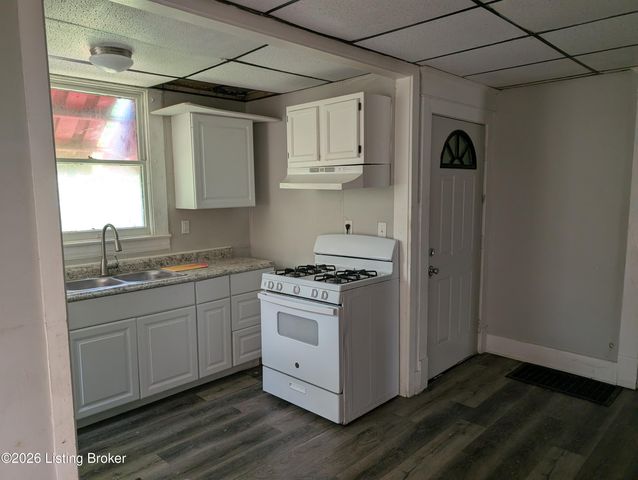 676 Cecil Ave, Louisville, KY 40211