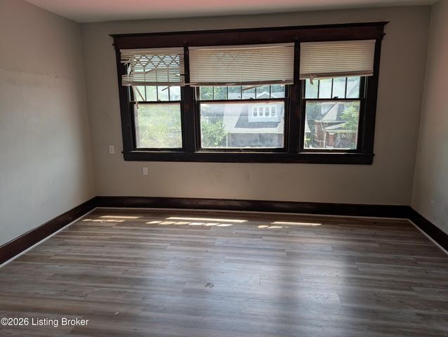 676 Cecil Ave, Louisville, KY 40211