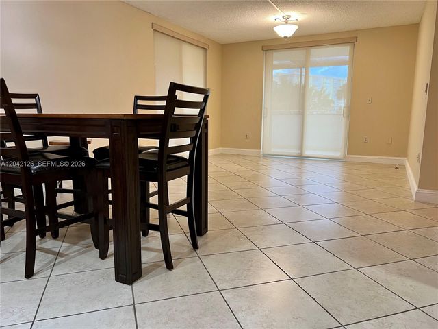 919 Hillcrest Dr 102, Hollywood, FL 33021