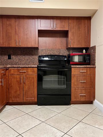 919 Hillcrest Dr 102, Hollywood, FL 33021