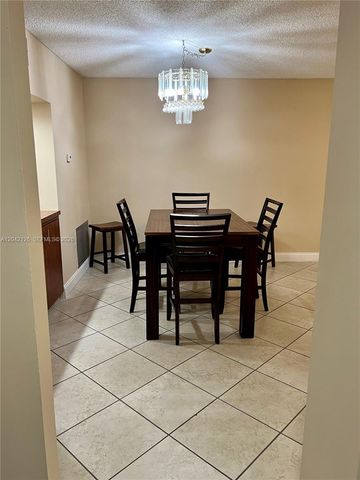 919 Hillcrest Dr 102, Hollywood, FL 33021