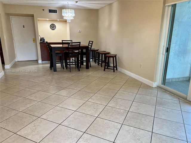 919 Hillcrest Dr 102, Hollywood, FL 33021