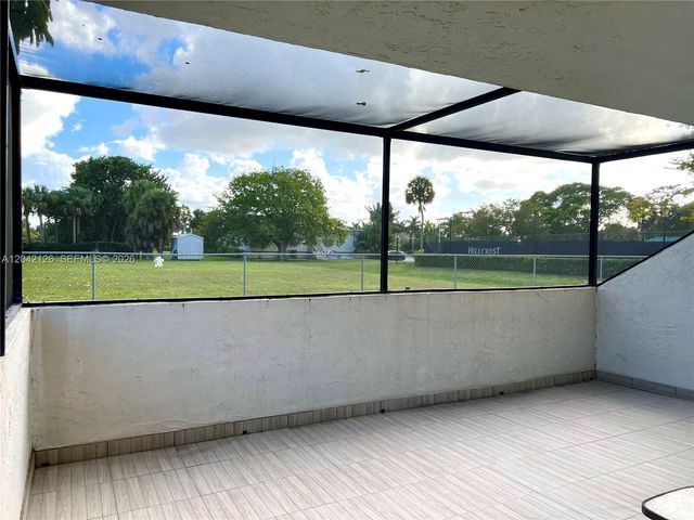 919 Hillcrest Dr 102, Hollywood, FL 33021
