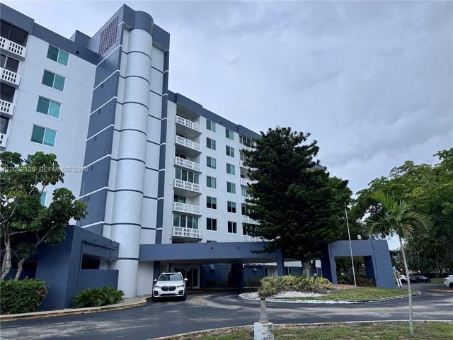 919 Hillcrest Dr 102, Hollywood, FL 33021