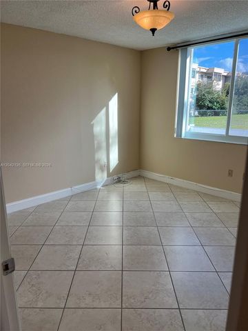 919 Hillcrest Dr 102, Hollywood, FL 33021