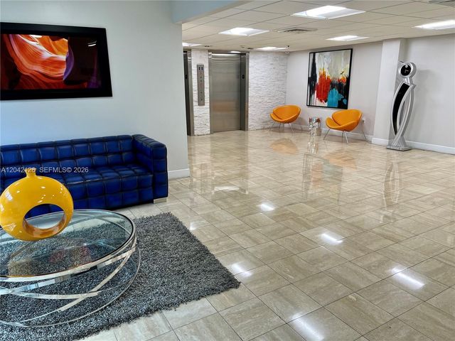 919 Hillcrest Dr 102, Hollywood, FL 33021