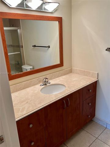 919 Hillcrest Dr 102, Hollywood, FL 33021