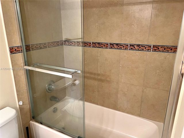 919 Hillcrest Dr 102, Hollywood, FL 33021