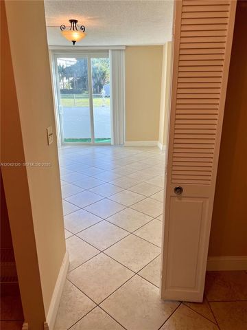 919 Hillcrest Dr 102, Hollywood, FL 33021