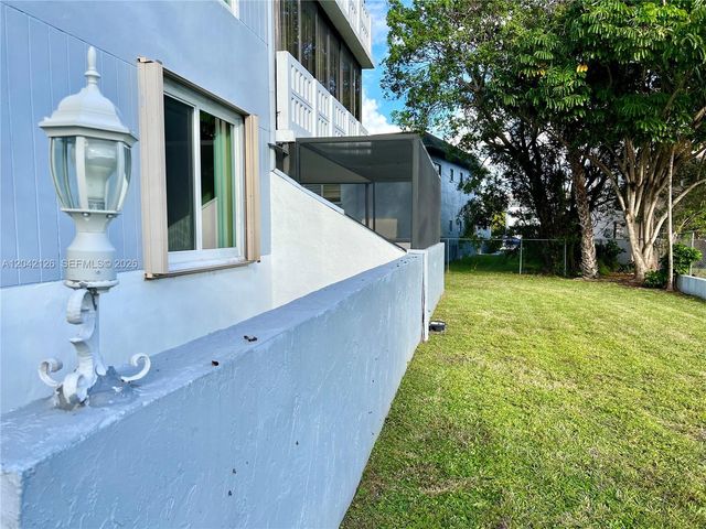 919 Hillcrest Dr 102, Hollywood, FL 33021