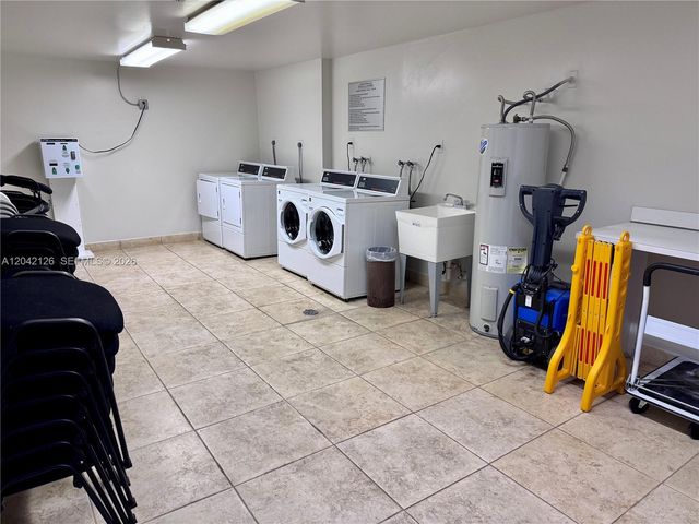 919 Hillcrest Dr 102, Hollywood, FL 33021