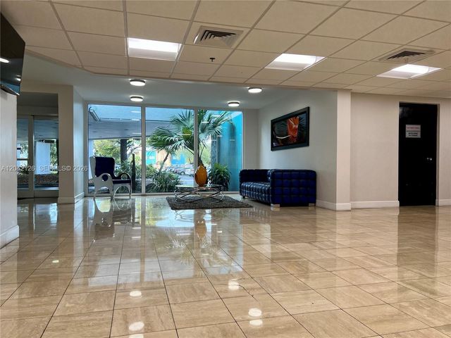 919 Hillcrest Dr 102, Hollywood, FL 33021
