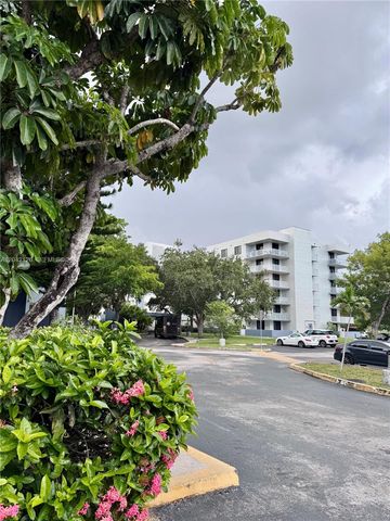 919 Hillcrest Dr 102, Hollywood, FL 33021
