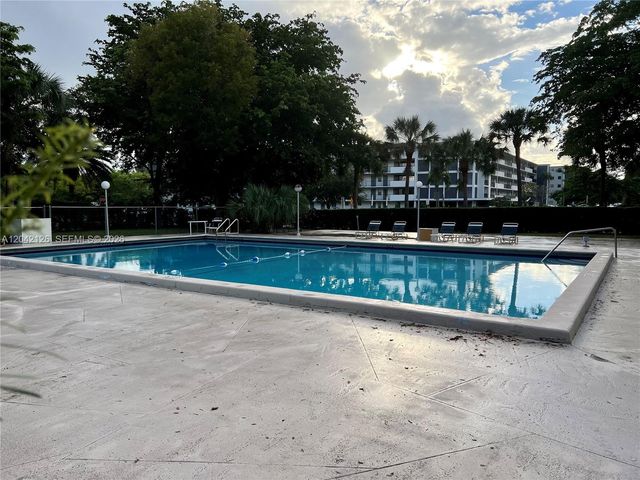 919 Hillcrest Dr 102, Hollywood, FL 33021