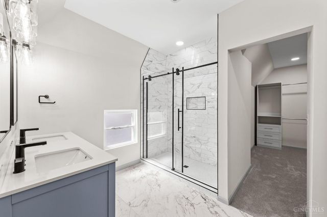 6272 Rogers Park Place, Cincinnati, OH 45213