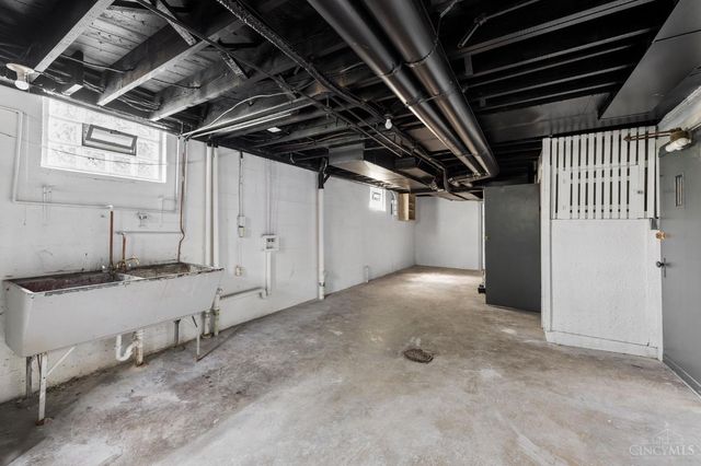 6272 Rogers Park Place, Cincinnati, OH 45213