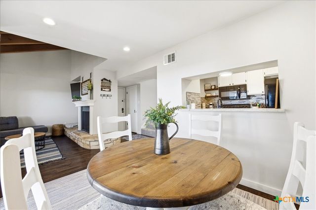 1135 Parkview Drive C18, Canyon Lake, TX 78133