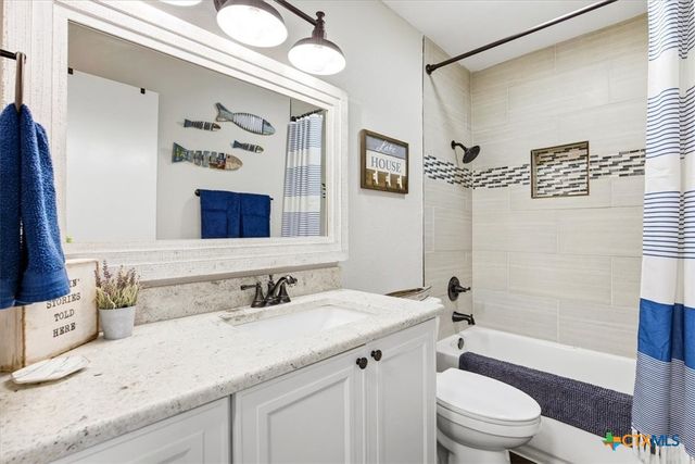 1135 Parkview Drive C18, Canyon Lake, TX 78133