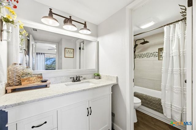 1135 Parkview Drive C18, Canyon Lake, TX 78133