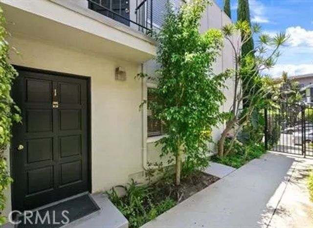 1288 Barry, Los Angeles, CA 90025