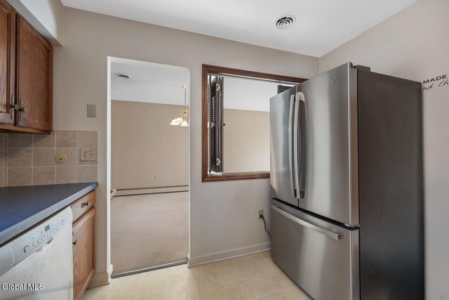 5 Birchtree Lane, Milton, NY 12020