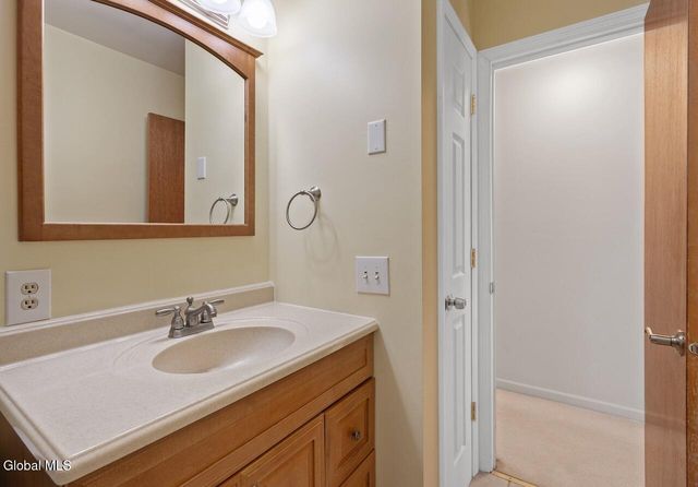 5 Birchtree Lane, Milton, NY 12020