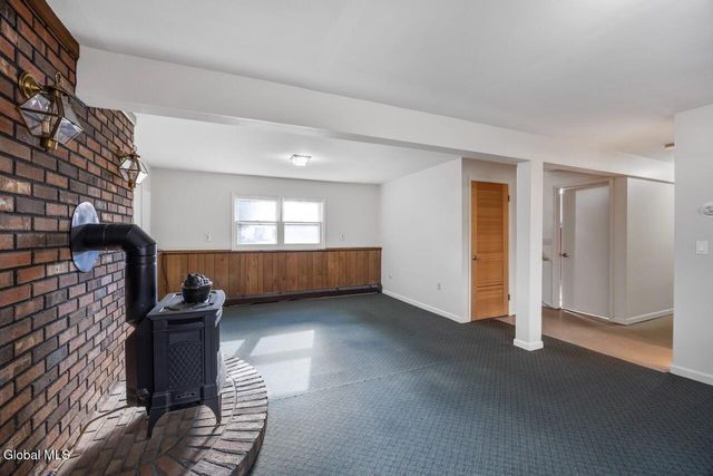 5 Birchtree Lane, Milton, NY 12020