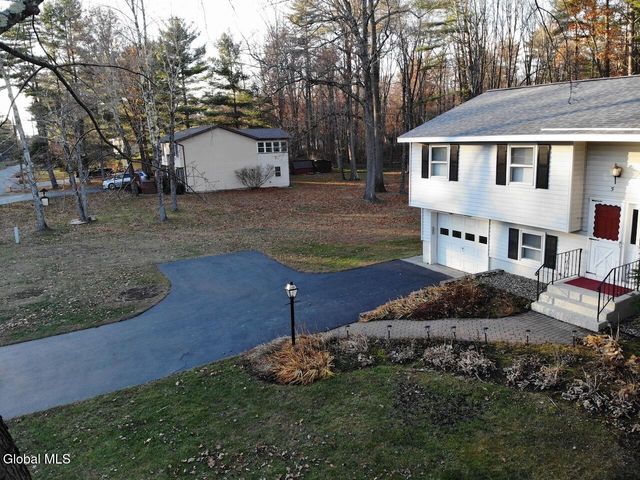 5 Birchtree Lane, Milton, NY 12020