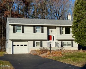 5 Birchtree Lane, Milton, NY 12020