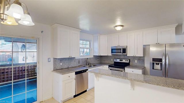 1001 Vanderploeg Drive DR, Chesapeake, VA 23320