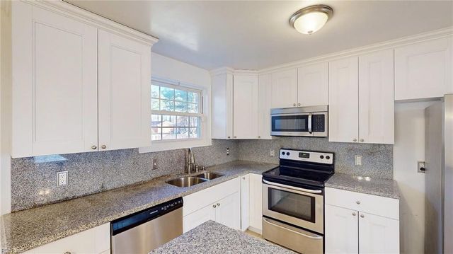 1001 Vanderploeg Drive DR, Chesapeake, VA 23320