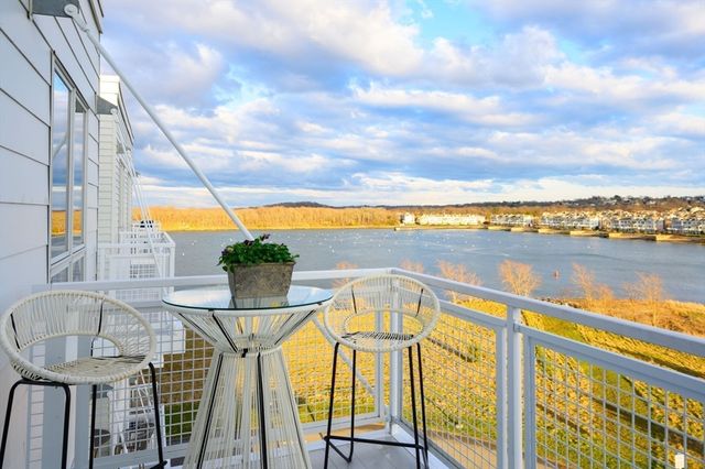 130 Broad Broad Reach 606, Weymouth, MA 02191