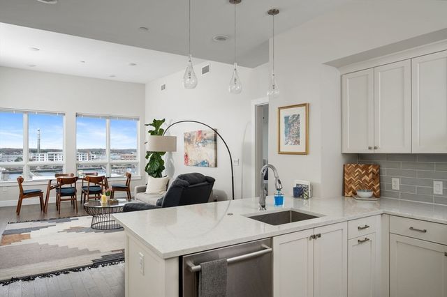 130 Broad Broad Reach 606, Weymouth, MA 02191