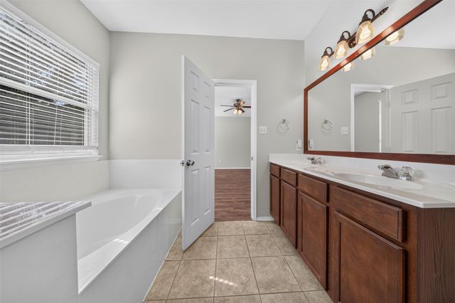 165 Dandy DR, Buda, TX 78610