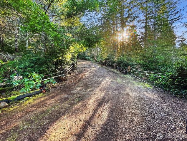 11 N Hamma Ridge Court, Lilliwaup, WA 98555