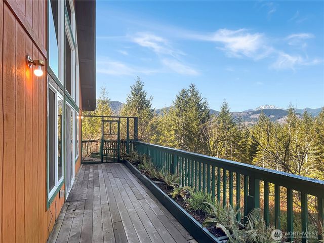 11 N Hamma Ridge Court, Lilliwaup, WA 98555