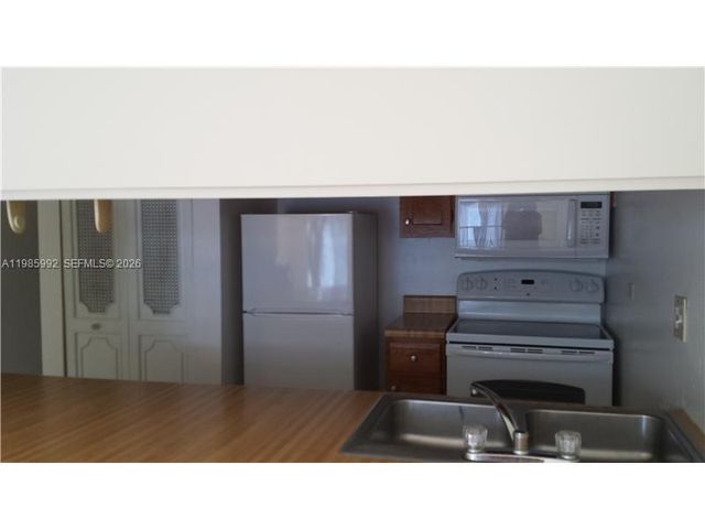 3720 INVERRARY DR 2M, Lauderhill, FL 33319