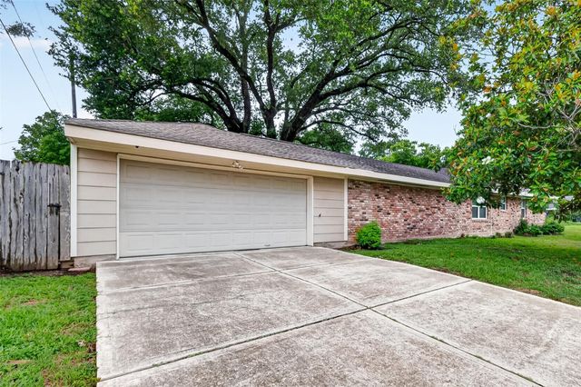 4501 Waycross Drive, Houston, TX 77035