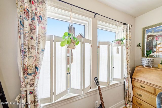 5707 W Southland Blvd, Louisville, KY 40214