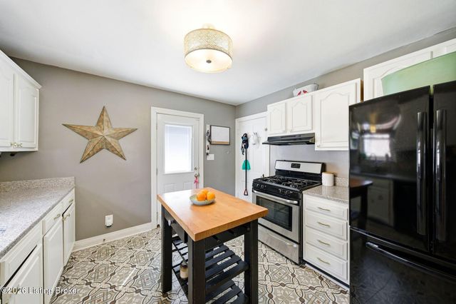 5707 W Southland Blvd, Louisville, KY 40214