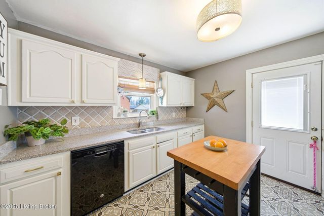 5707 W Southland Blvd, Louisville, KY 40214